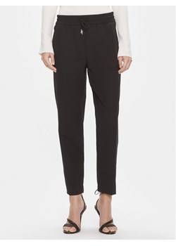 Marella Spodnie materiałowe Dictate 2413131034 Czarny Regular Fit ze sklepu MODIVO w kategorii Spodnie damskie - zdjęcie 181168058