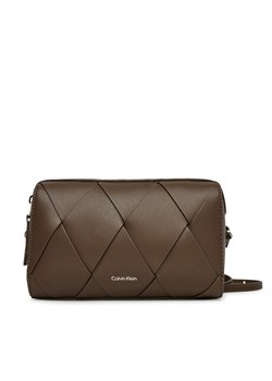 Calvin Klein Torebka Ck Woven Camera Bag K60K613002 Brązowy ze sklepu MODIVO w kategorii Listonoszki - zdjęcie 181168967