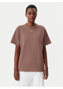 Nike T-Shirt FD4149 Brązowy Loose Fit ze sklepu MODIVO w kategorii Bluzki damskie - zdjęcie 181171255
