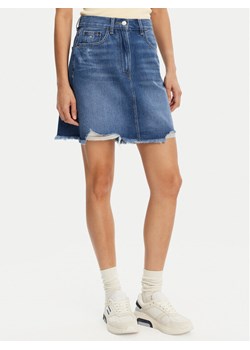 Tommy Jeans Spódnica jeansowa DW0DW20135 Niebieski Mom Fit ze sklepu MODIVO w kategorii Spódnice - zdjęcie 181171429