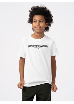 4F T-Shirt 4FJAW23TTSHM0797 Biały Regular Fit ze sklepu MODIVO w kategorii T-shirty chłopięce - zdjęcie 181171549
