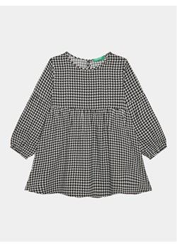United Colors Of Benetton Sukienka codzienna 4XQNGV00Y Czarny Relaxed Fit ze sklepu MODIVO w kategorii Sukienki dziewczęce - zdjęcie 181171658