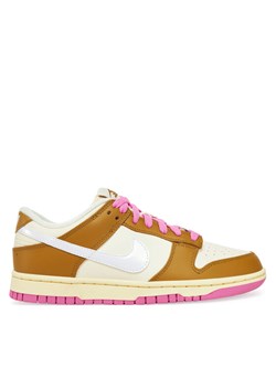 Nike Sneakersy Dunk Low Se FD8683 700 Żółty ze sklepu MODIVO w kategorii Buty sportowe damskie - zdjęcie 181171805