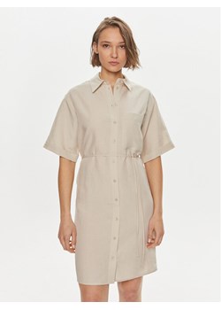 Calvin Klein Sukienka koszulowa K20K206697 Beżowy Relaxed Fit - id: 0000303429195 - marki Calvin Klein - 181173989 Calvin Klein Sukienka koszulowa K20K206697 Beżowy Relaxed Fit ze sklepu MODIVO w kategorii Sukienki - zdjęcie 181173989