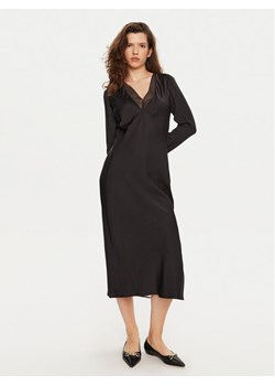 Calvin Klein Sukienka koktajlowa K20K207845 Czarny Regular Fit ze sklepu MODIVO w kategorii Sukienki - zdjęcie 181175539