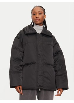 Calvin Klein Kurtka puchowa K20K207720 Czarny Regular Fit ze sklepu MODIVO w kategorii Kurtki damskie - zdjęcie 181175596