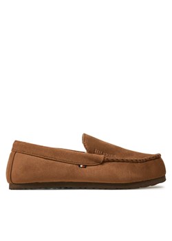 Tommy Hilfiger Kapcie Driver House Shoe FM0FM05224 Brązowy - id: 0000304443145 - marki Tommy Hilfiger - 181175816 Tommy Hilfiger Kapcie Driver House Shoe FM0FM05224 Brązowy ze sklepu MODIVO w kategorii Kapcie męskie - zdjęcie 181175816