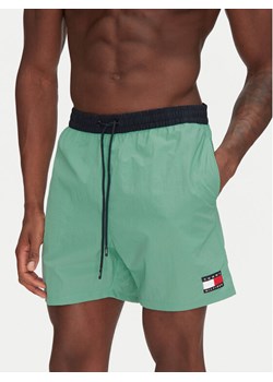 Tommy Hilfiger Szorty kąpielowe UM0UM03455 Zielony Slim Fit ze sklepu MODIVO w kategorii Kąpielówki - zdjęcie 181178398
