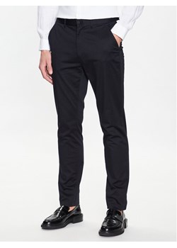 Calvin Klein Chinosy K10K110963 Czarny Slim Fit ze sklepu MODIVO w kategorii Spodnie męskie - zdjęcie 181181337