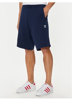 adidas Szorty sportowe Essentials Trefoil IY8521 Granatowy Regular Fit ze sklepu MODIVO w kategorii Spodenki męskie - zdjęcie 181182079