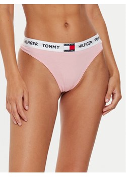 Tommy Hilfiger Stringi UW0UW05616 Różowy ze sklepu MODIVO w kategorii Majtki damskie - zdjęcie 181183208