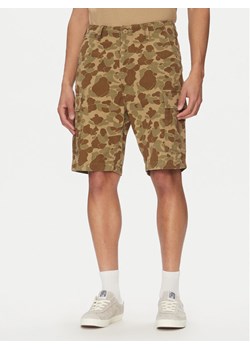 Levi's® Szorty materiałowe Carrier Cargo 001KG-0004 Brązowy Regular Fit ze sklepu MODIVO w kategorii Spodenki męskie - zdjęcie 181183257