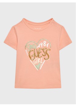 Guess T-Shirt A3GI01 K6YW1 Różowy Regular Fit ze sklepu MODIVO w kategorii Koszulki niemowlęce - zdjęcie 181183355