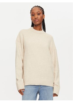 Calvin Klein Sweter J20J224636 Brązowy Regular Fit ze sklepu MODIVO w kategorii Swetry damskie - zdjęcie 181183995