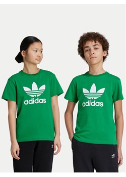 adidas T-Shirt Trefoil IY4003 Zielony Regular Fit ze sklepu MODIVO w kategorii T-shirty chłopięce - zdjęcie 181184188