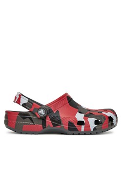 Crocs Klapki Geo Camo Clog 211009 Kolorowy ze sklepu MODIVO w kategorii Klapki męskie - zdjęcie 181184486