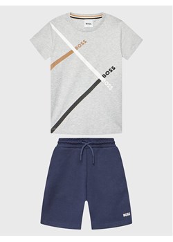 Boss Komplet t-shirt i szorty sportowe J28110 S Szary Regular Fit ze sklepu MODIVO w kategorii Komplety chłopięce - zdjęcie 181185225