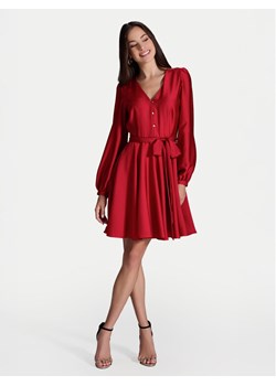Swing Sukienka koktajlowa 5AI13900 Czerwony Regular Fit ze sklepu MODIVO w kategorii Sukienki - zdjęcie 181186297