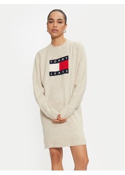 Tommy Jeans Sukienka dzianinowa DW0DW18719 Beżowy Loose Fit ze sklepu MODIVO w kategorii Sukienki - zdjęcie 181186679