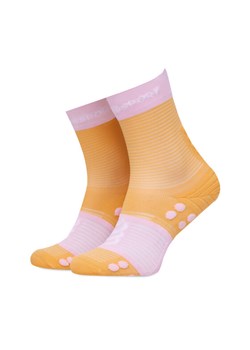 Compressport Skarpety wysokie damskie Proracing Socks V4 XU00046B4033 Pomarańczowy ze sklepu MODIVO w kategorii Skarpetki damskie - zdjęcie 181186946