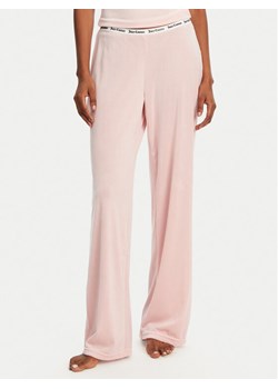 Juicy Couture Spodnie piżamowe Vicky JCLAS125504 Różowy Flare Fit ze sklepu MODIVO w kategorii Piżamy damskie - zdjęcie 181187005