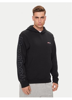 Reebok Bluza Logo Mash Up 100075616 Czarny Relaxed Fit ze sklepu MODIVO w kategorii Bluzy męskie - zdjęcie 181187139