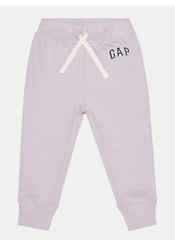 Gap Spodnie dresowe 794209-03 Fioletowy Regular Fit ze sklepu MODIVO w kategorii Spodnie dziewczęce - zdjęcie 181187337