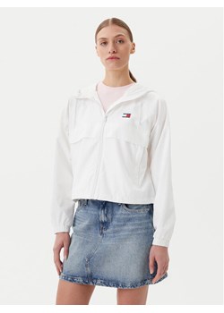 Tommy Jeans Wiatrówka Essential DW0DW20672 Biały Relaxed Fit ze sklepu MODIVO w kategorii Kurtki damskie - zdjęcie 181187528