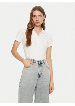 Guess Polo W5RP47 KARS2 Biały Regular Fit ze sklepu MODIVO w kategorii Bluzki damskie - zdjęcie 181188188