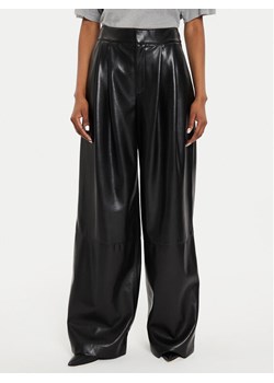 Boss Spodnie z imitacji skóry Tadesa 50518463 Czarny Relaxed Fit ze sklepu MODIVO w kategorii Spodnie damskie - zdjęcie 181188308