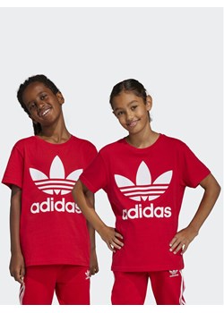 adidas T-Shirt Trefoil T-Shirt IB9929 Czerwony Regular Fit ze sklepu MODIVO w kategorii T-shirty chłopięce - zdjęcie 181188309