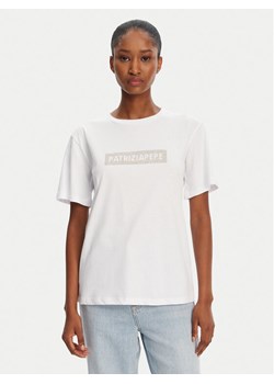 Patrizia Pepe T-Shirt 2M4422/J274-W146 Biały Regular Fit ze sklepu MODIVO w kategorii Bluzki damskie - zdjęcie 181188776