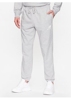 New Balance Spodnie dresowe MP31539 Szary Regular Fit ze sklepu MODIVO w kategorii Spodnie męskie - zdjęcie 181189986