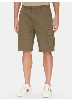 Guess Jeans Szorty materiałowe M5GD45 WGCV1 Khaki Regular Fit ze sklepu MODIVO w kategorii Spodenki męskie - zdjęcie 181189999