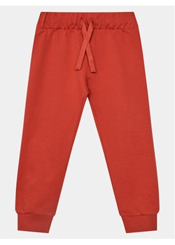 United Colors Of Benetton Spodnie dresowe 3BC1GF01P Czerwony Regular Fit ze sklepu MODIVO w kategorii Spodnie chłopięce - zdjęcie 181190099