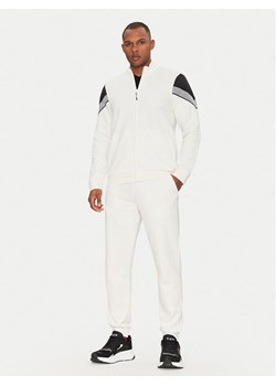 EA7 Emporio Armani Dres 7M000268 AF12451 U0005 Biały Regular Fit ze sklepu MODIVO w kategorii Dresy męskie - zdjęcie 181190267