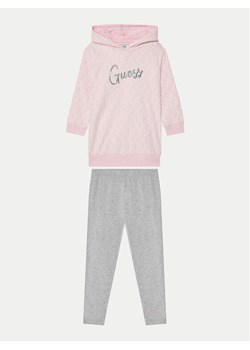 Guess Dres K5RG01 KA6R4 Różowy Regular Fit ze sklepu MODIVO w kategorii Dresy dziewczęce - zdjęcie 181190676