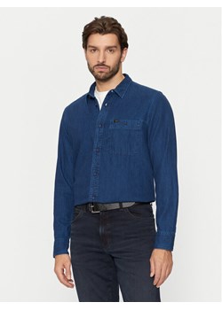 Lee Koszula jeansowa Leesure 112355712 Niebieski Regular Fit ze sklepu MODIVO w kategorii Koszule męskie - zdjęcie 181190886