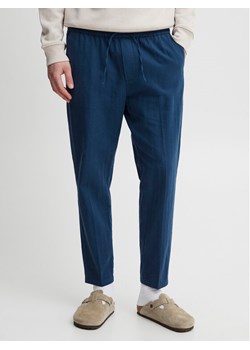 Casual Friday Spodnie materiałowe 20504738 Granatowy Regular Fit ze sklepu MODIVO w kategorii Spodnie męskie - zdjęcie 181191999