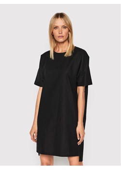 Makia Sukienka codzienna Saari W75045 Czarny Relaxed Fit ze sklepu MODIVO w kategorii Sukienki - zdjęcie 181192077
