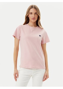 Wrangler T-Shirt 112362576 Różowy Regular Fit ze sklepu MODIVO w kategorii Bluzki damskie - zdjęcie 181192777