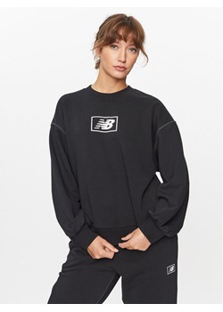New Balance Bluza Essentials French Terry Crew WT33514 Czarny Regular Fit ze sklepu MODIVO w kategorii Bluzy damskie - zdjęcie 181193038