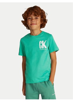 Calvin Klein Jeans T-Shirt Surf Graphic IB0IB02447 Zielony Regular Fit ze sklepu MODIVO w kategorii T-shirty chłopięce - zdjęcie 181193766