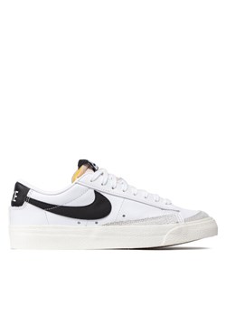 Nike Sneakersy Blazer Low '77 DC4769 102 Biały ze sklepu MODIVO w kategorii Trampki damskie - zdjęcie 181193828