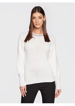 Fabiana Filippi Sweter MAD222W109 Biały Regular Fit ze sklepu MODIVO w kategorii Swetry damskie - zdjęcie 181193897