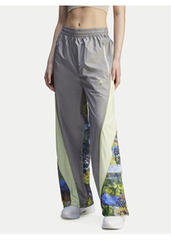 adidas by Stella McCartney Spodnie dresowe Stella McCartney Earth Collage JG5794 Szary Loose Fit ze sklepu MODIVO w kategorii Spodnie damskie - zdjęcie 181194945