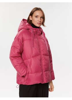 Guess Kurtka puchowa Letizia W3BL21 WG0V0 Czerwony Regular Fit ze sklepu MODIVO w kategorii Kurtki damskie - zdjęcie 181195055