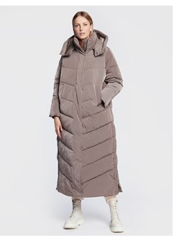 Calvin Klein Kurtka zimowa Modern K20K205127 Brązowy Regular Fit ze sklepu MODIVO w kategorii Kurtki damskie - zdjęcie 181195075