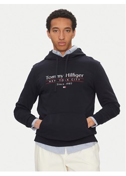 Tommy Hilfiger Bluza Center Stack MW0MW38672 Granatowy Regular Fit ze sklepu MODIVO w kategorii Bluzy męskie - zdjęcie 181195575