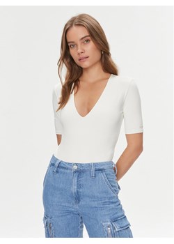Guess Body Chia V3BP23 KC450 Écru Slim Fit ze sklepu MODIVO w kategorii Bluzki damskie - zdjęcie 181195998